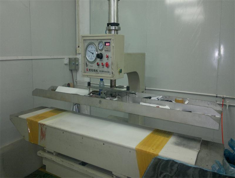 導軌穩定式卷管機